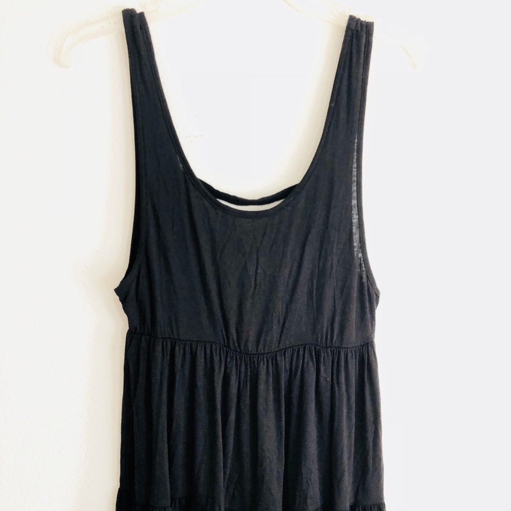 Cute flowy dress!